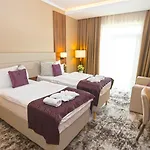 Outlet Hotel 4*