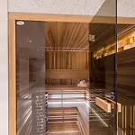 Outlet Hotel 4*