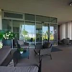 Outlet Hotel 4*