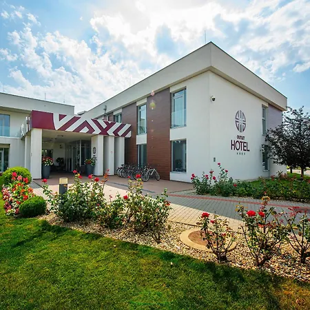 Hotel Outlet Polgár