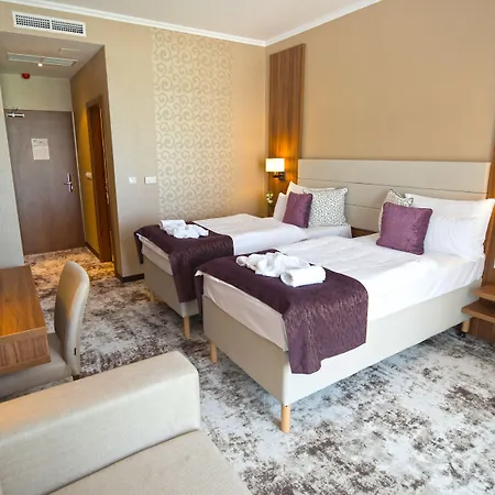 Outlet 4* Polgar