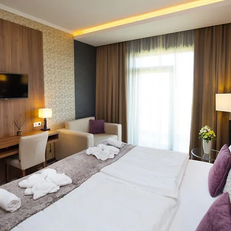 Outlet فندق 4*