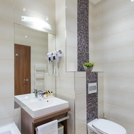 Outlet 4* Polgár