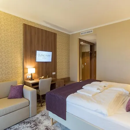 Outlet Hotel 4*