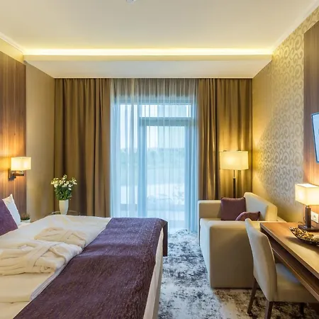 Hotel Outlet 4*