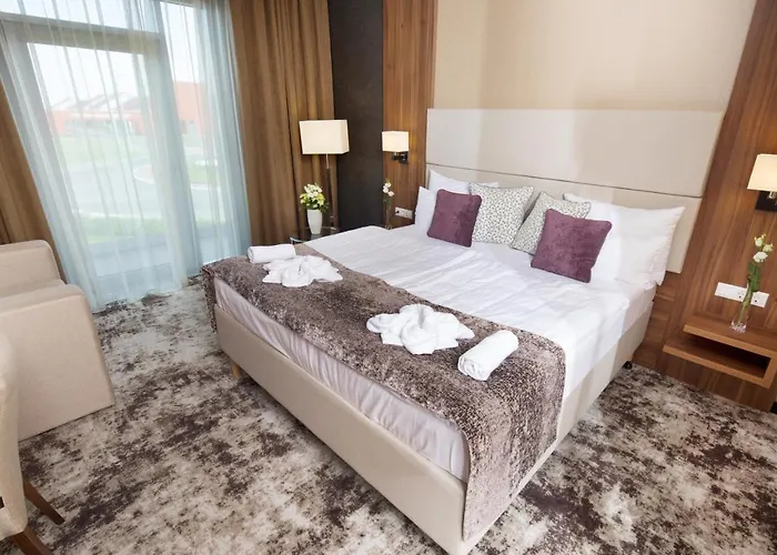 Outlet Hotel 4*